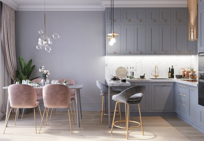 meubels en apparatuur in het keukeninterieur in grijstinten