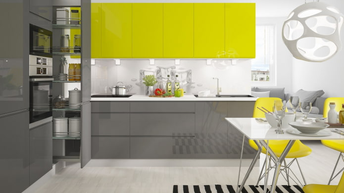 geel-grijs-witte keuken in hightech stijl