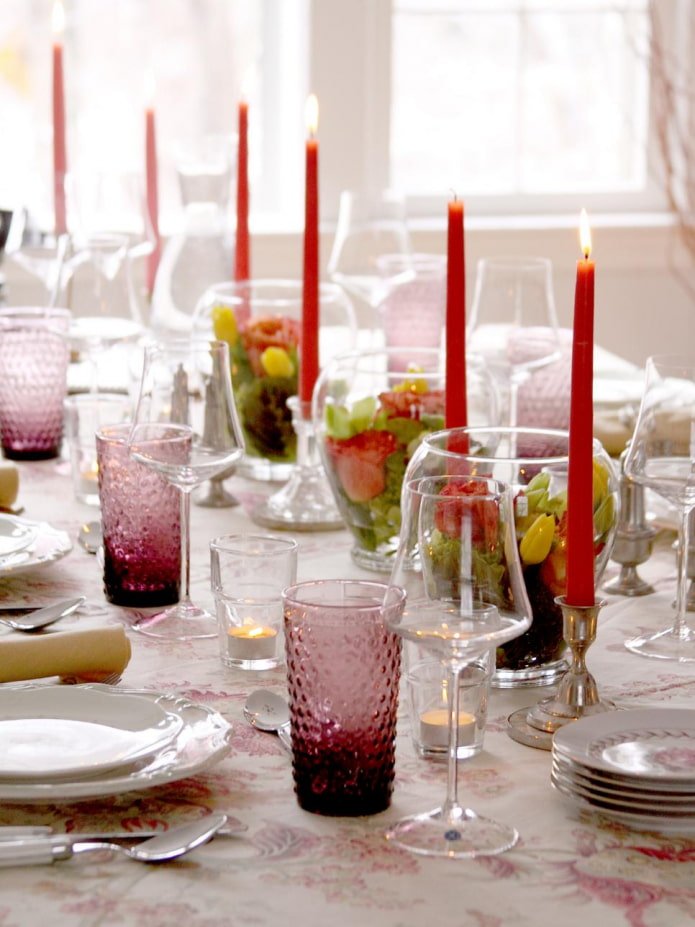 een glas voor water in de tafelsetting
