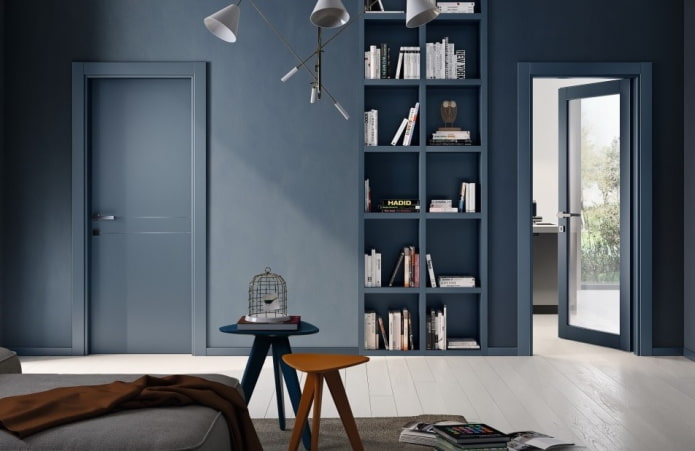 Witte vloer voor grijze deuren