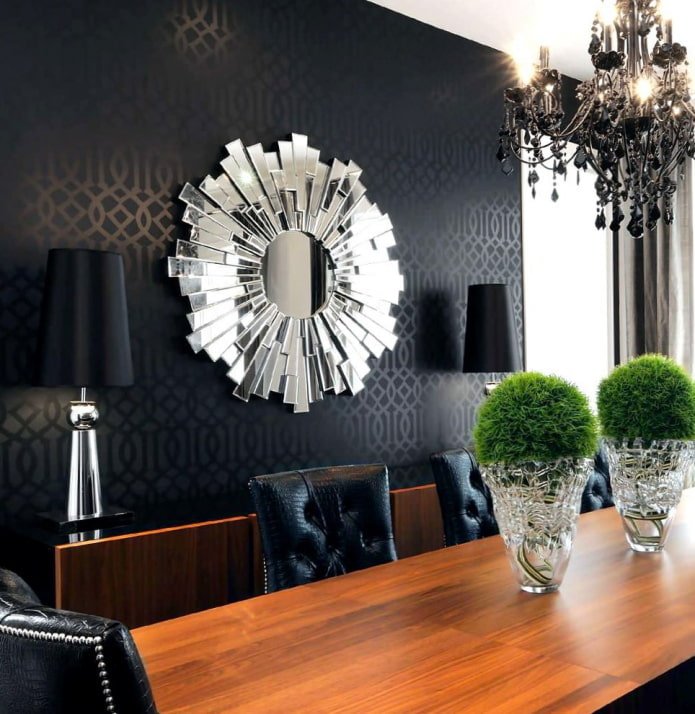 zwart zijden behang in het interieur