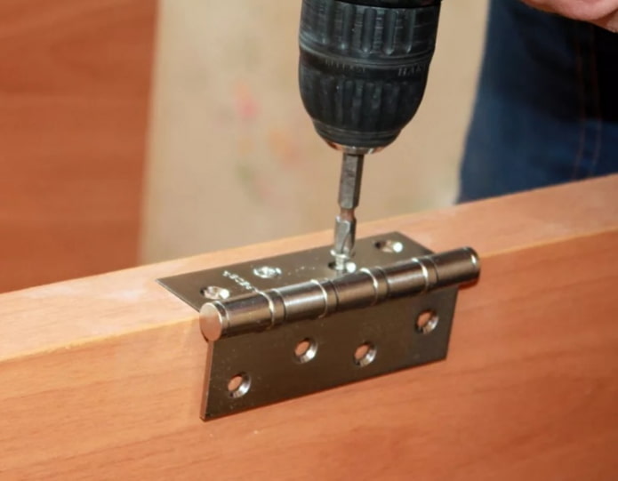 Installatie van scharnieren