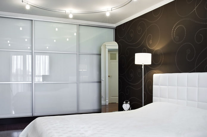 kledingkast met lacobel-coating