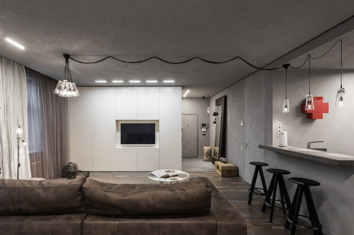 kast met een tv als scheidingswand in het interieur