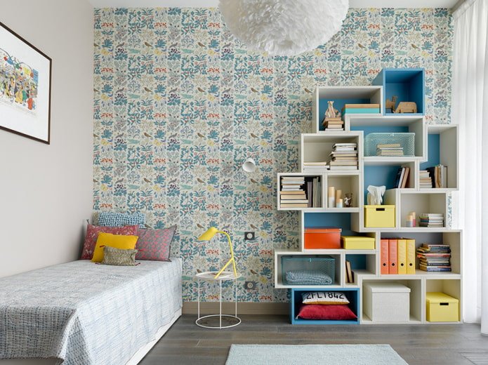 rek in het interieur van de kinderkamer