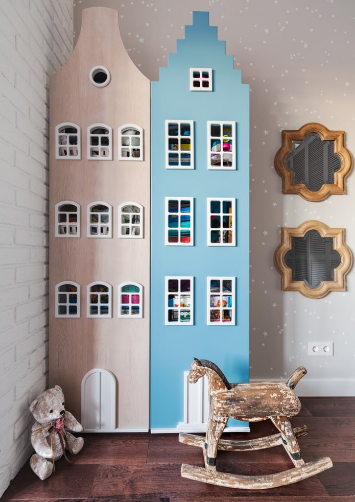 kledingkast in het interieur van de kinderkamer