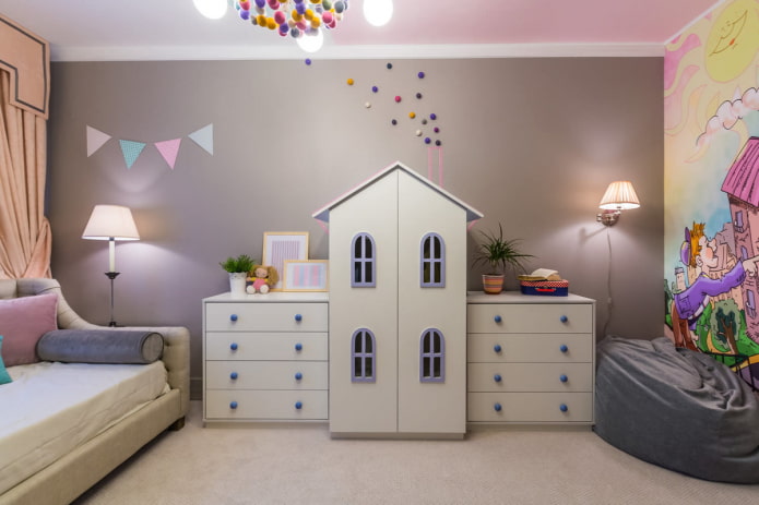kledingkast in het interieur van de kinderkamer 