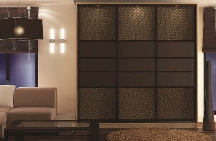 garderobe in het interieur van de hal