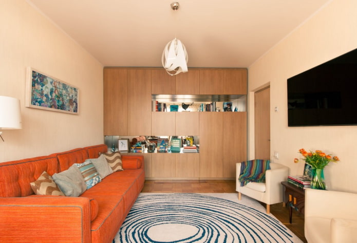hoge kast in het interieur van de woonkamer