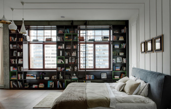 rek rond het raam in het interieur