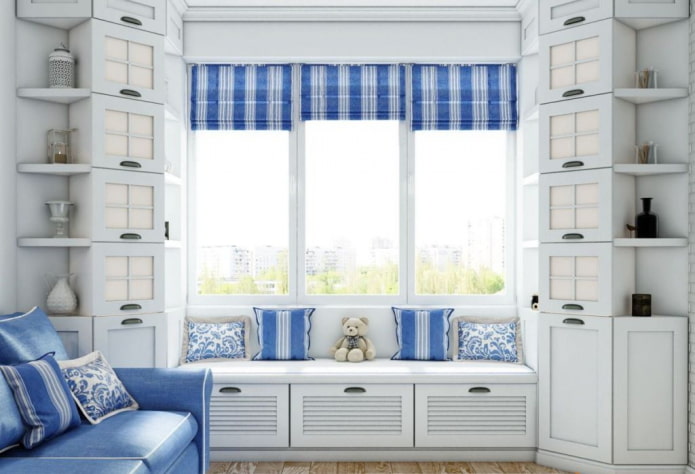 hoekkasten bij het raam in het interieur