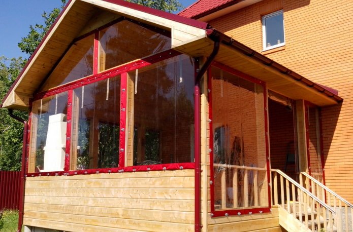PVC-kunststofplaten op de veranda