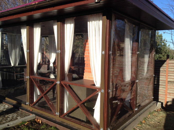 PVC-kunststofplaten op de veranda