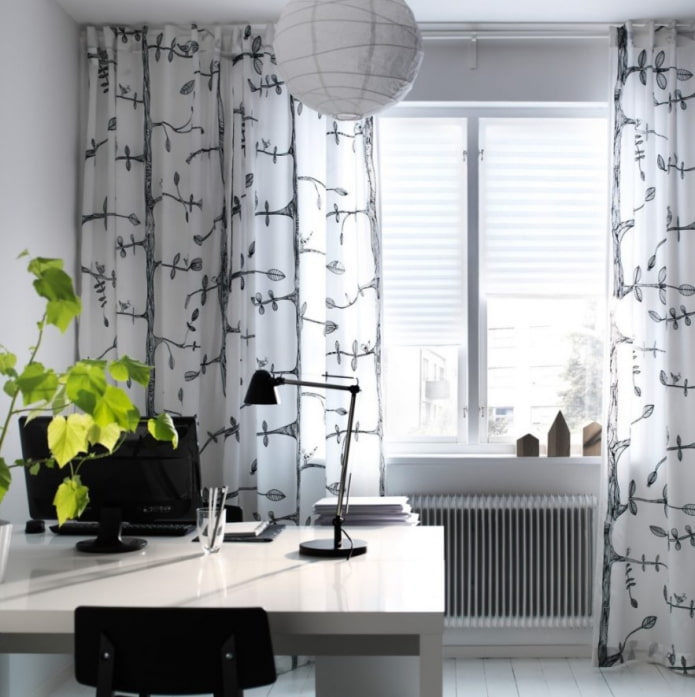 gordijnen met een ikea-patroon
