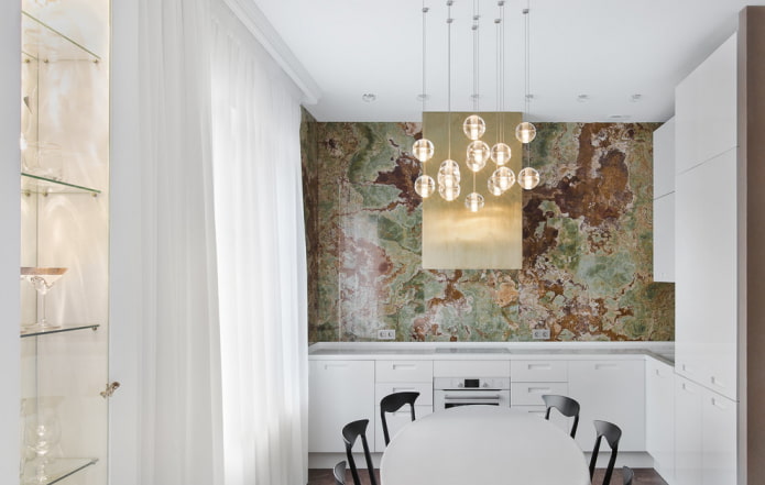 Witte organza in de keuken