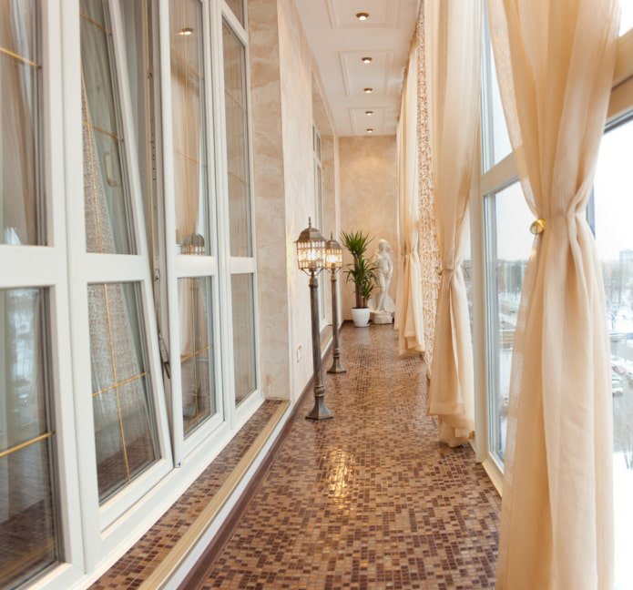 sluier op het balkon