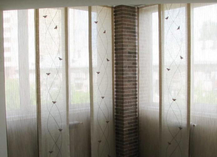 Japanse gordijnen op de loggia