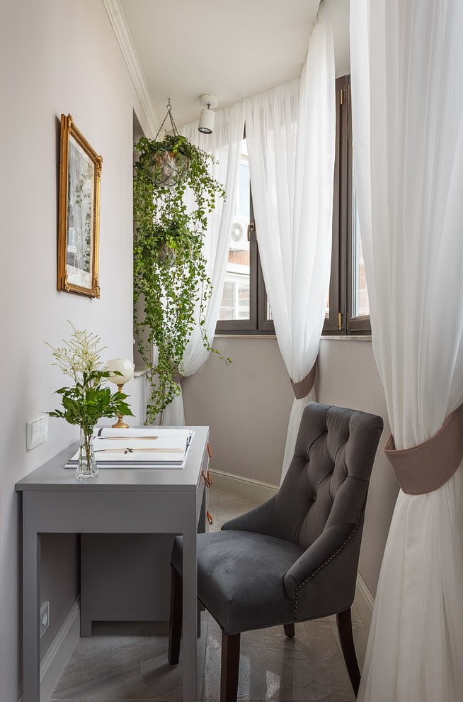 werkplek op het balkon