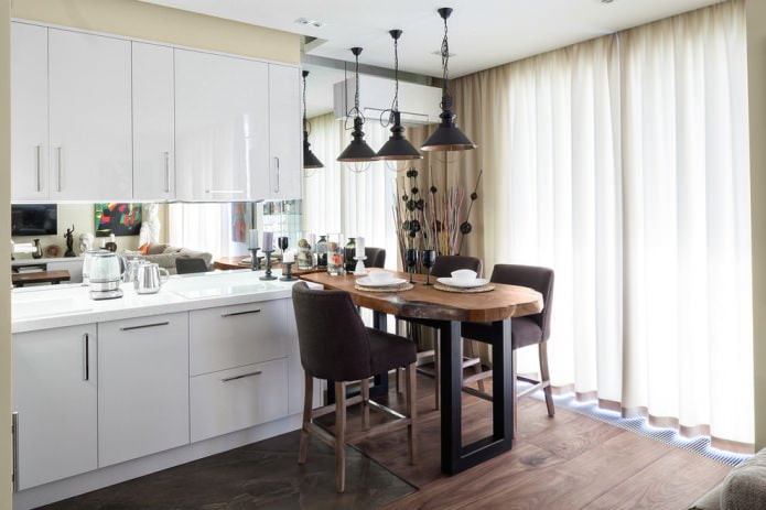 beige tule in de keuken