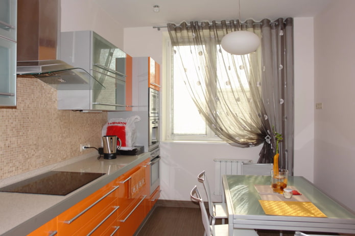 asymmetrische tule voor de keuken