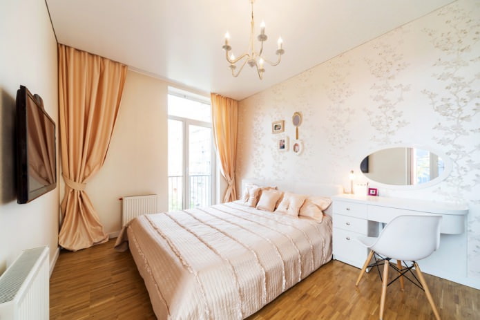 pastel interieur met perzikkleurige gordijnen