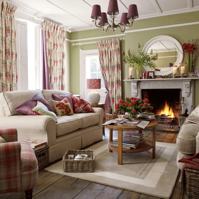 gordijnen met een bloemenpatroon