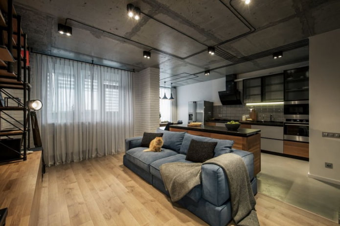 gordijnen in de woonkamer in loftstijl