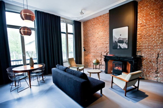 combinatie van gordijnen met meubels in het interieur