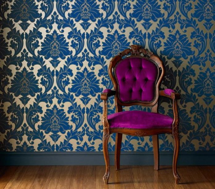 Blauw en goud behang