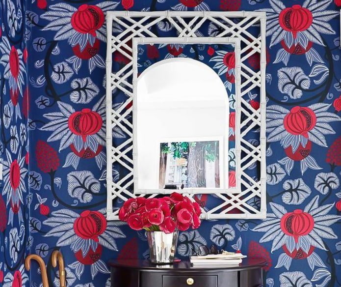 Blauw en rood behang