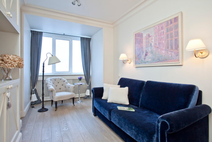 blauwe stoffen bank in het interieur