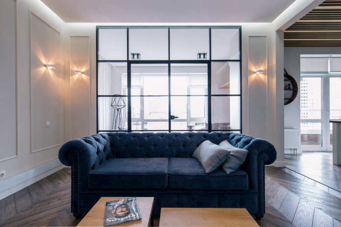 blauwe chesterfieldbank 