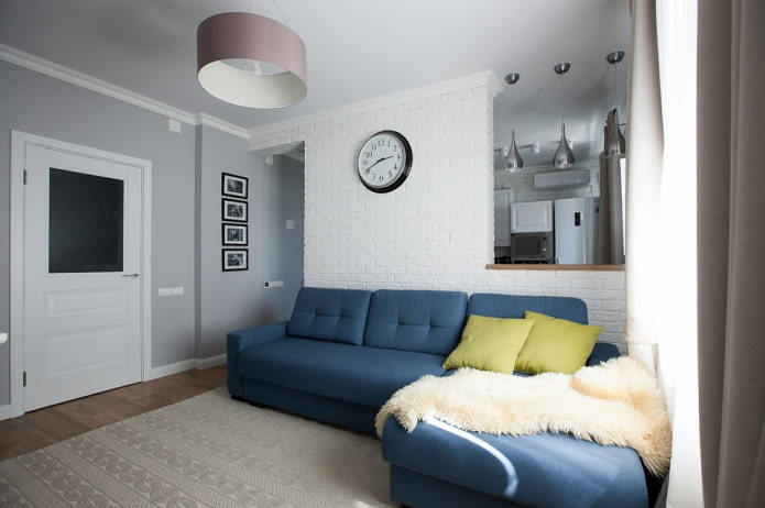 blauwe bank gecombineerd met een deken