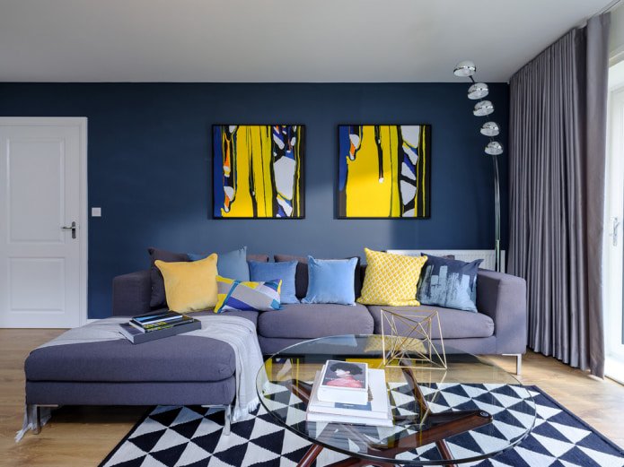 stijlvolle woonkamer in grijs en blauw