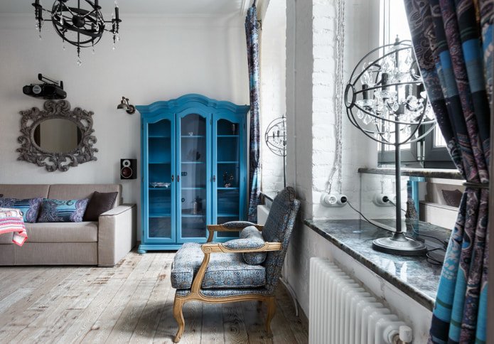 blauwe kledingkast