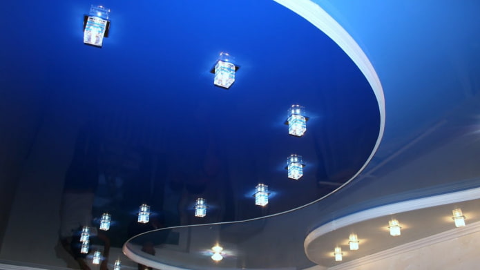 blauw spanplafond