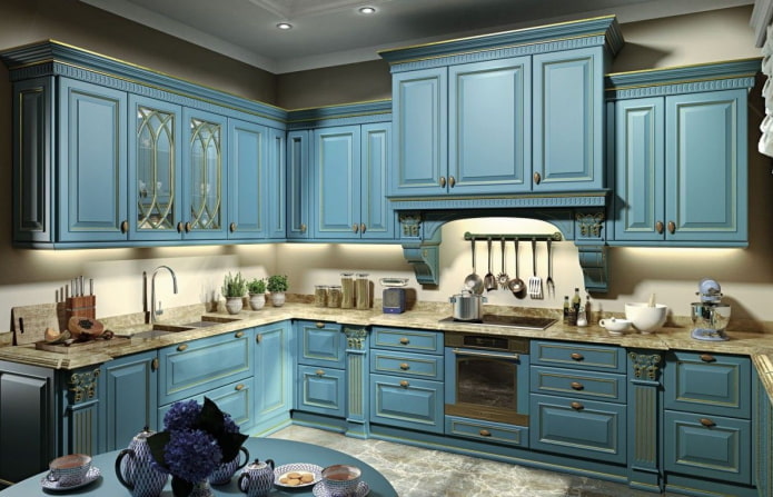 keuken in blauwe tinten in een klassieke stijl