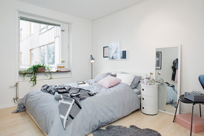 Scandinavisch slaapkamerinterieur in lichte kleuren