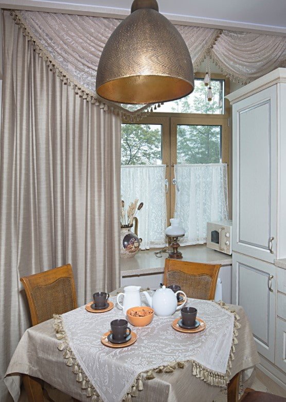 twee tafelkleden op tafel