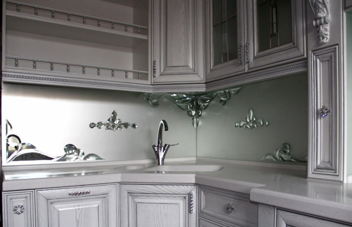 glas-in-lood schort