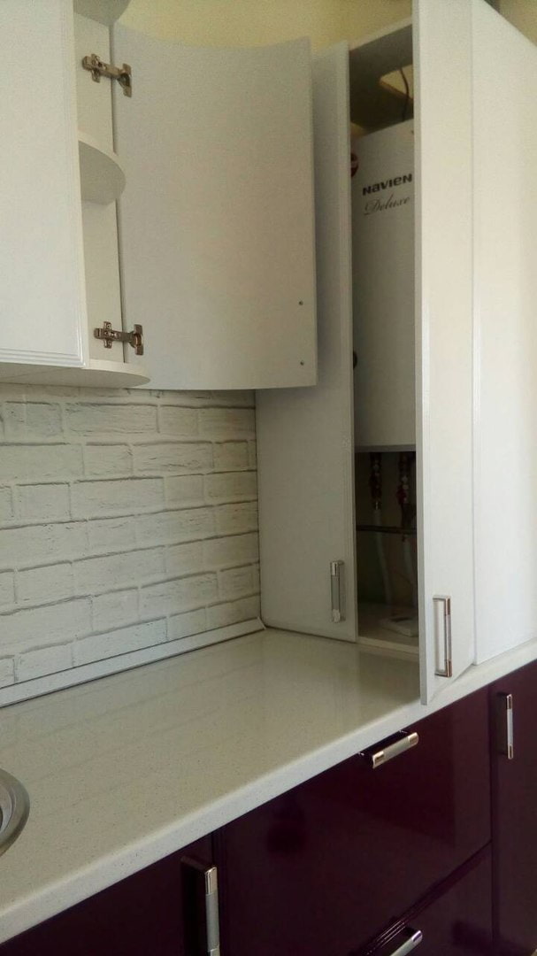 behuizing ketel op het aanrecht