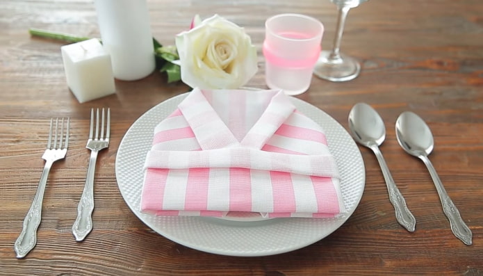 Servet voor een feesttafel