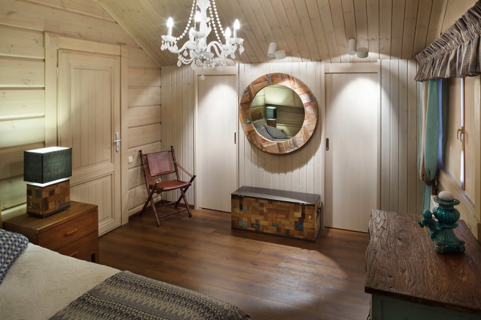 lichte deuren en donkere vloeren in het interieur