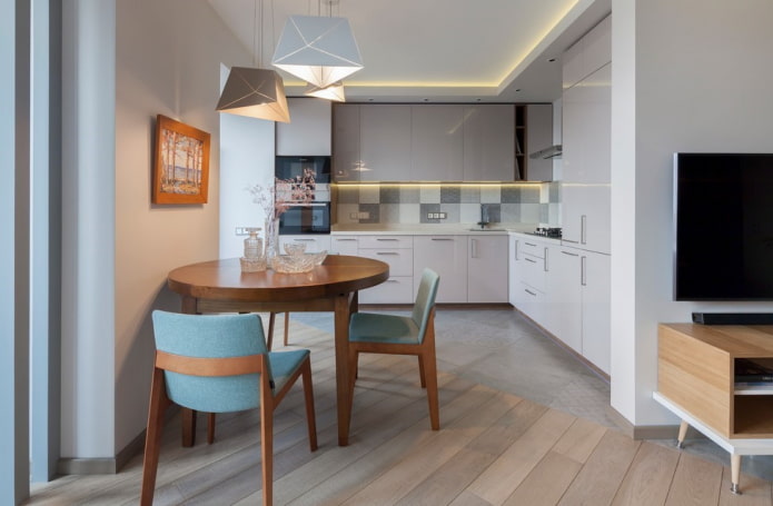 combinatie van laminaat en tegels in het keukeninterieur