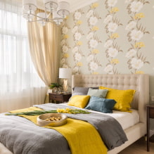 Regels voor het combineren van gordijnen en spreien in de slaapkamer-0