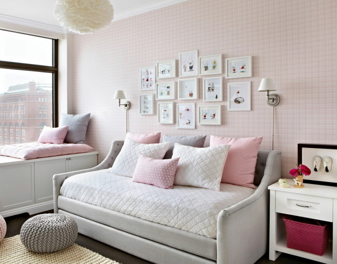 grijze en roze kinderkamer
