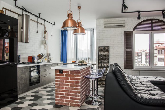 keuken-woonkamerontwerp met een bar op een bakstenen basis