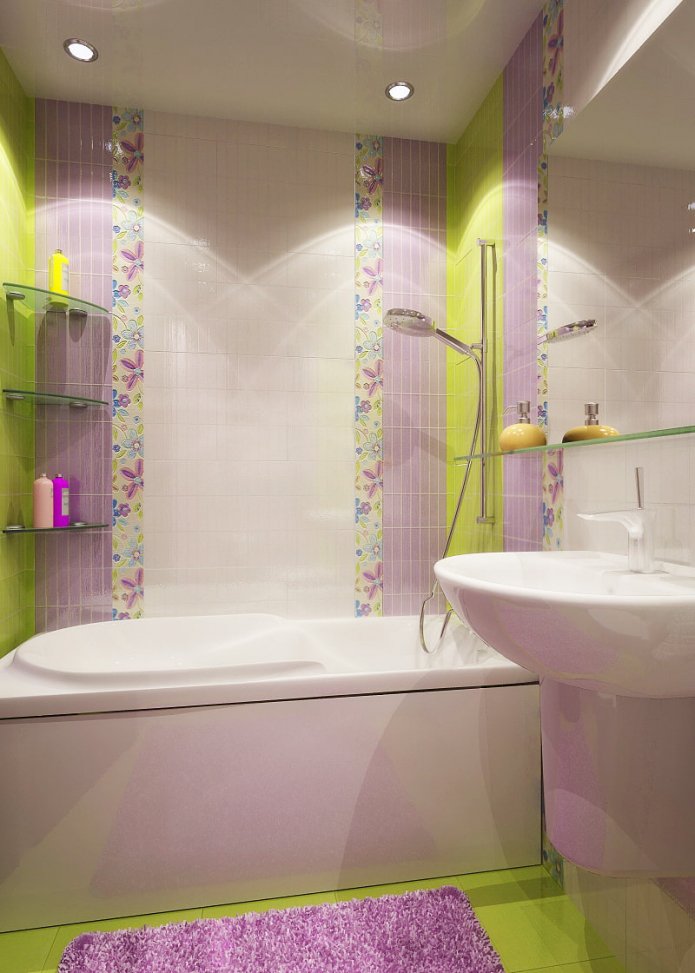Wanddecoratie in de badkamer met verticale strepen