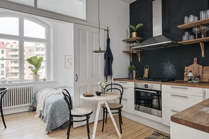 schuifdeuren in het interieur van de keuken-slaapkamer