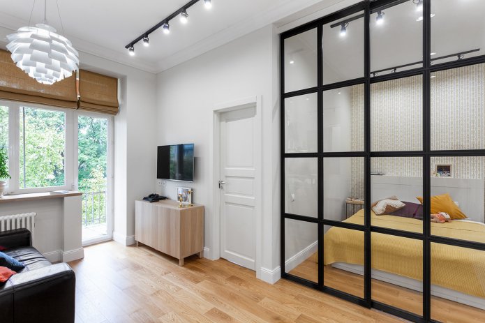 schuifwanden in het interieur van de woon-slaapkamer